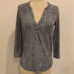 H&M Grey and White Long-sleeve Top